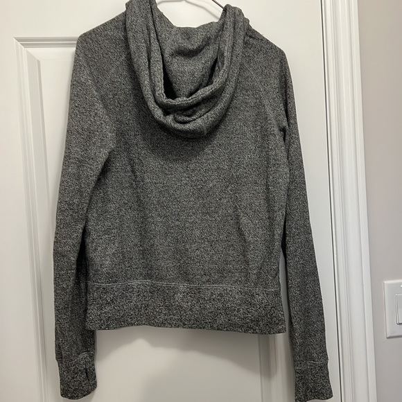 Roots zip up hoodie size medium - Picture 6 of 6